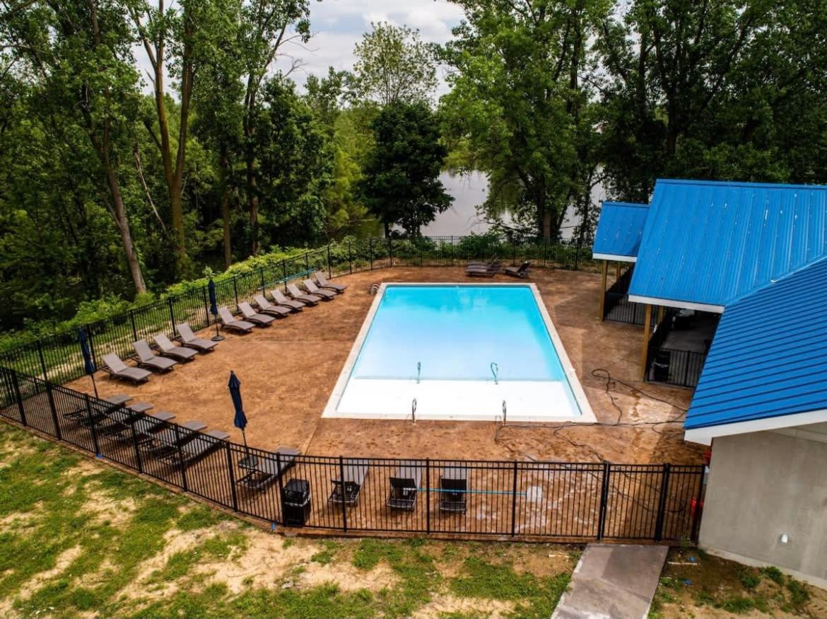 2Br Suite At The Grand Castle Pool Gym & Parking Grandville Extérieur photo