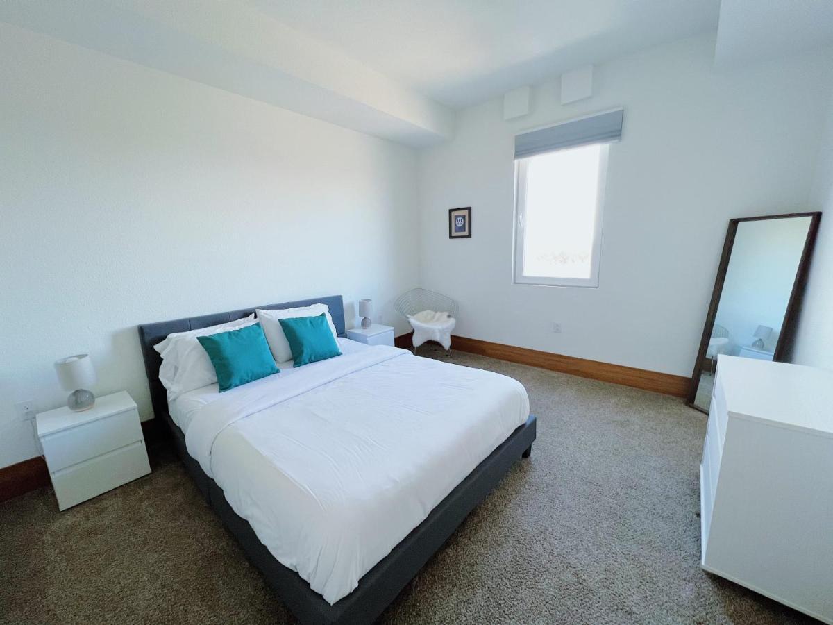 2Br Suite At The Grand Castle Pool Gym & Parking Grandville Extérieur photo
