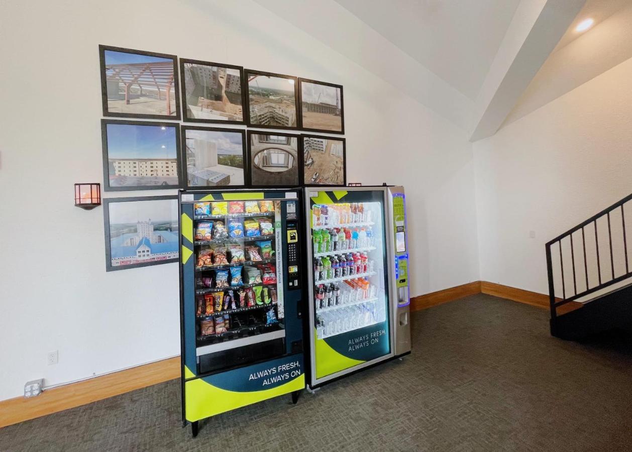 2Br Suite At The Grand Castle Pool Gym & Parking Grandville Extérieur photo