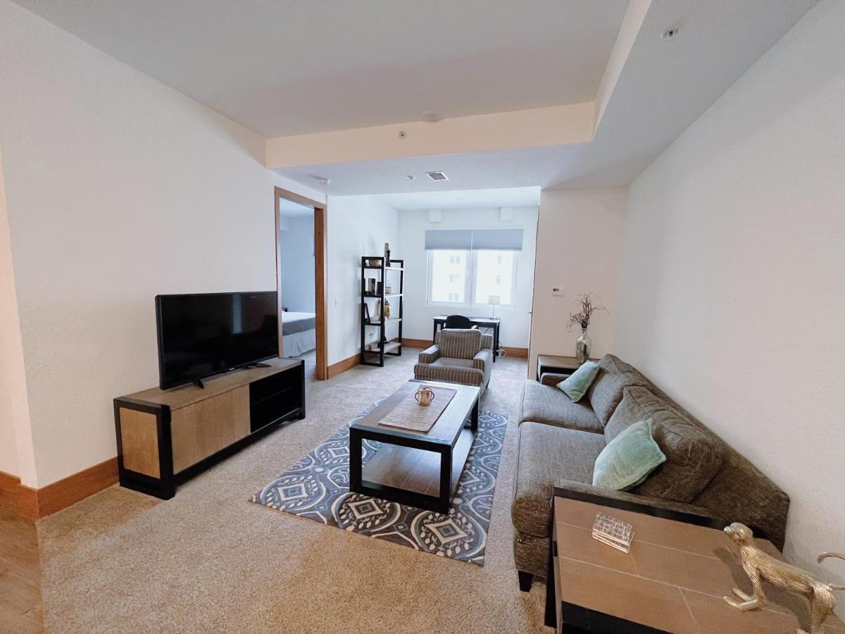 2Br Suite At The Grand Castle Pool Gym & Parking Grandville Extérieur photo