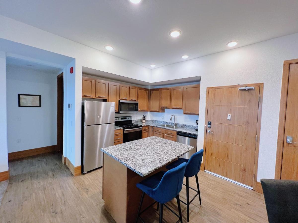 2Br Suite At The Grand Castle Pool Gym & Parking Grandville Extérieur photo
