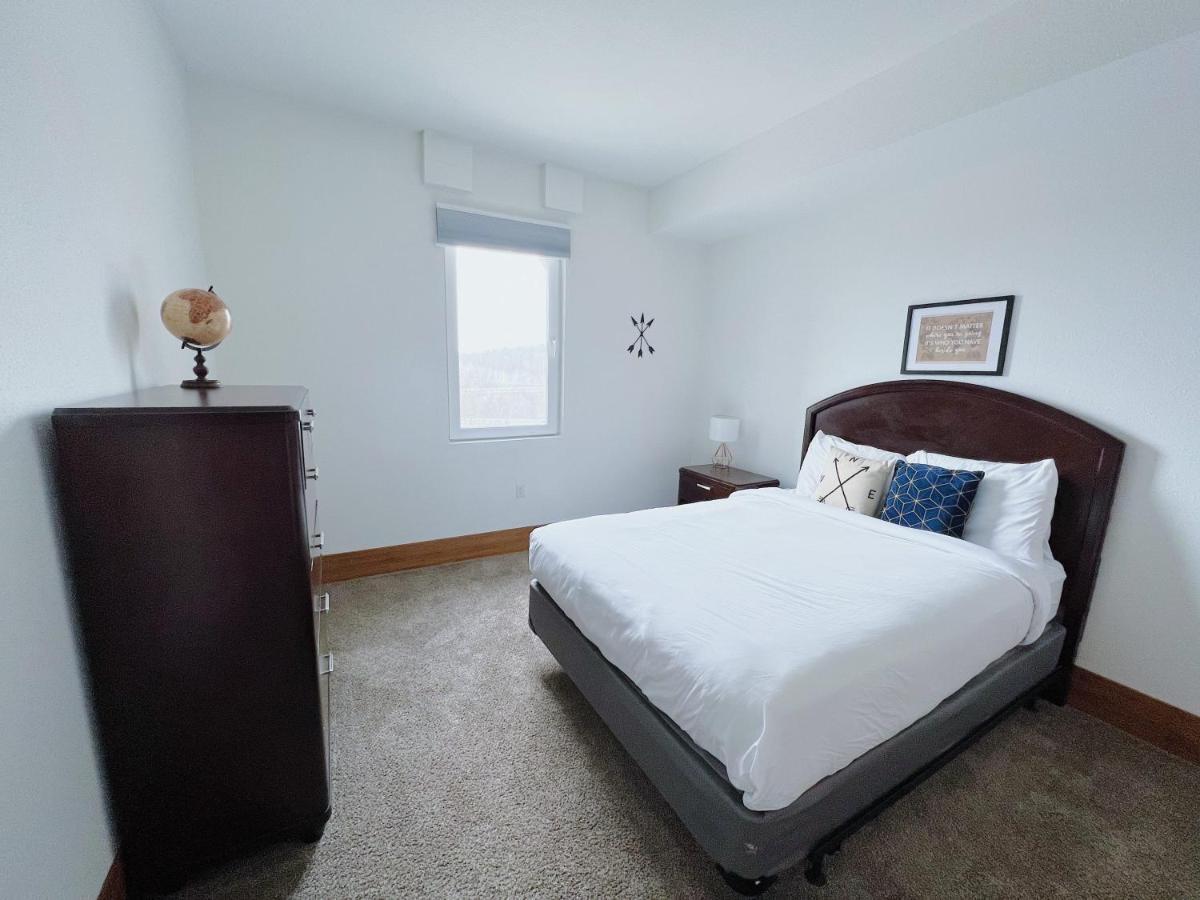 2Br Suite At The Grand Castle Pool Gym & Parking Grandville Extérieur photo