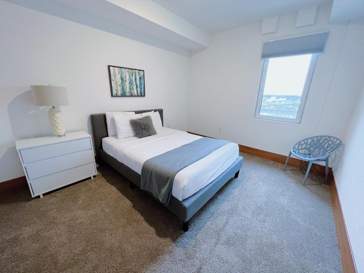 2Br Suite At The Grand Castle Pool Gym & Parking Grandville Extérieur photo