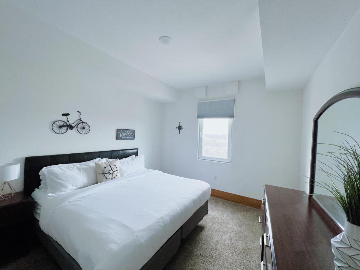 2Br Suite At The Grand Castle Pool Gym & Parking Grandville Extérieur photo