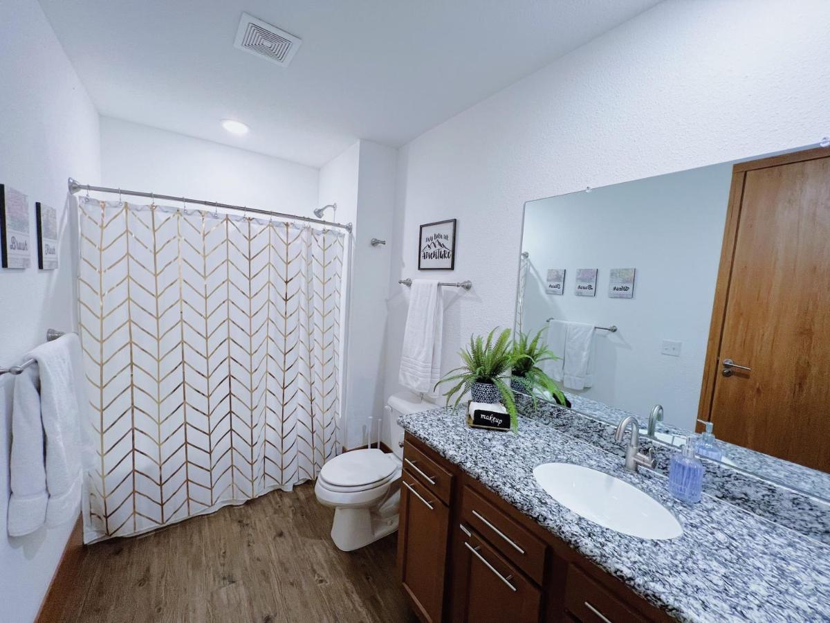 2Br Suite At The Grand Castle Pool Gym & Parking Grandville Extérieur photo
