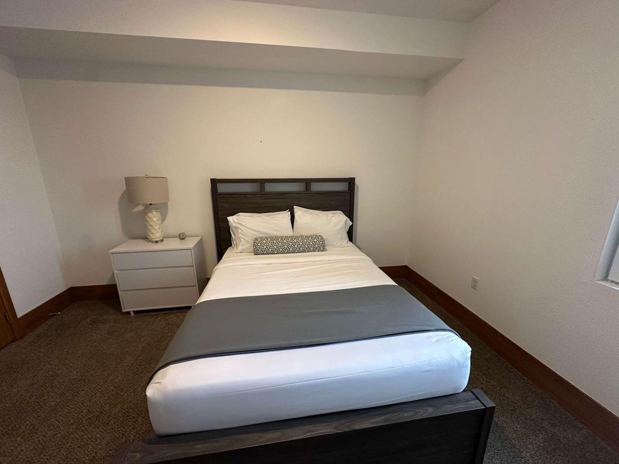 2Br Suite At The Grand Castle Pool Gym & Parking Grandville Extérieur photo