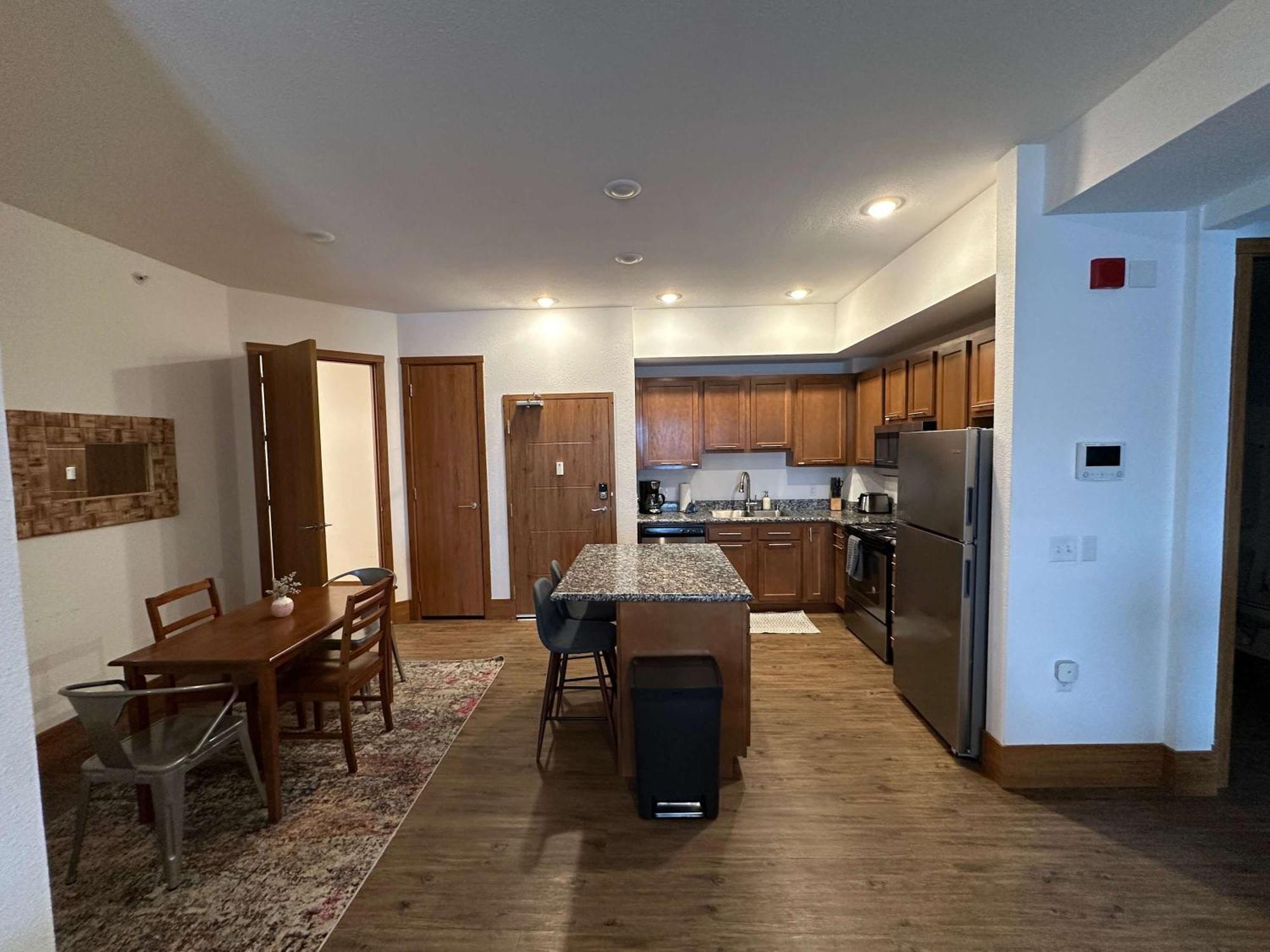 2Br Suite At The Grand Castle Pool Gym & Parking Grandville Extérieur photo
